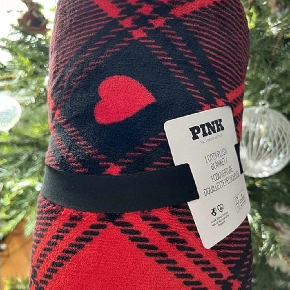 PINK Victoria's Secret Red and Black‎ Heart Plaid Blanket